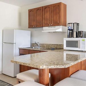 One-Bedroom King Suite